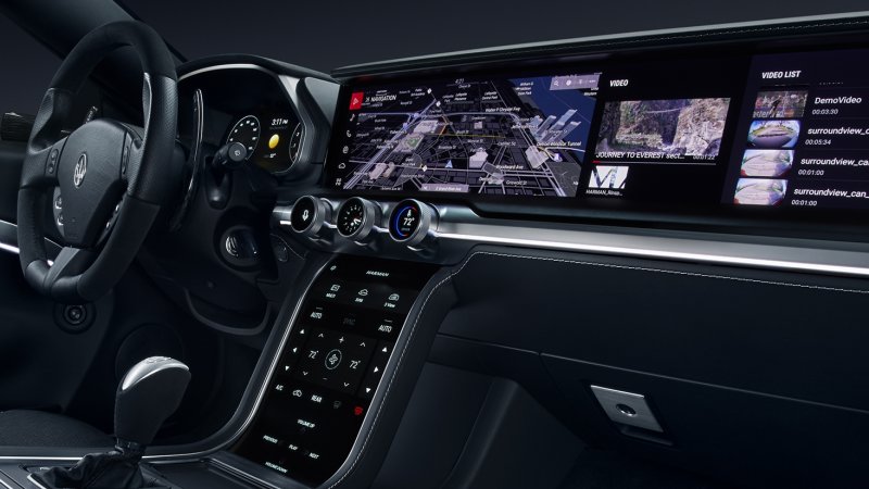 Samsung-Harman-cockpit.jpg