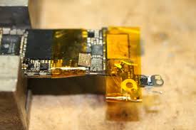 паяем шлейф сенсорного экрана Рис 4.3.jpg